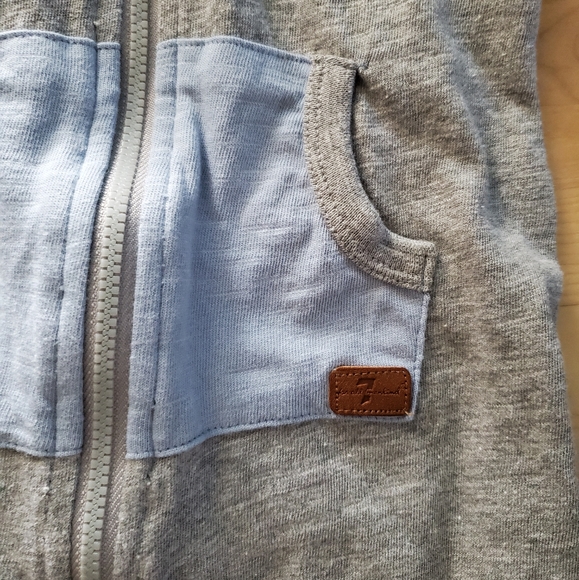 7 For All Mankind baby zip up romper - Picture 2 of 6